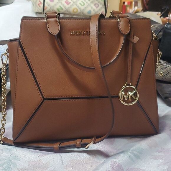 Michael Kors leather structured purse - Picture 1 of 3